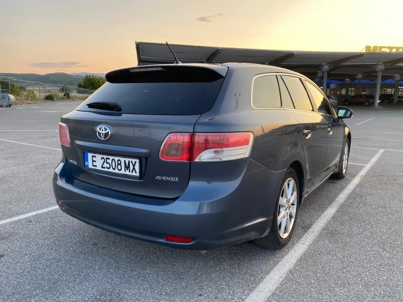 Toyota Avensis 2.2 D4D, снимка 3 - Автомобили и джипове - 46708727