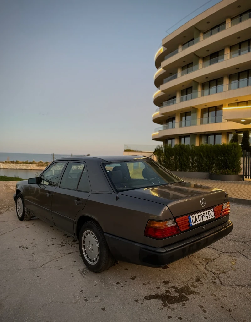 Mercedes-Benz 190 2.3i , снимка 8 - Автомобили и джипове - 48332839