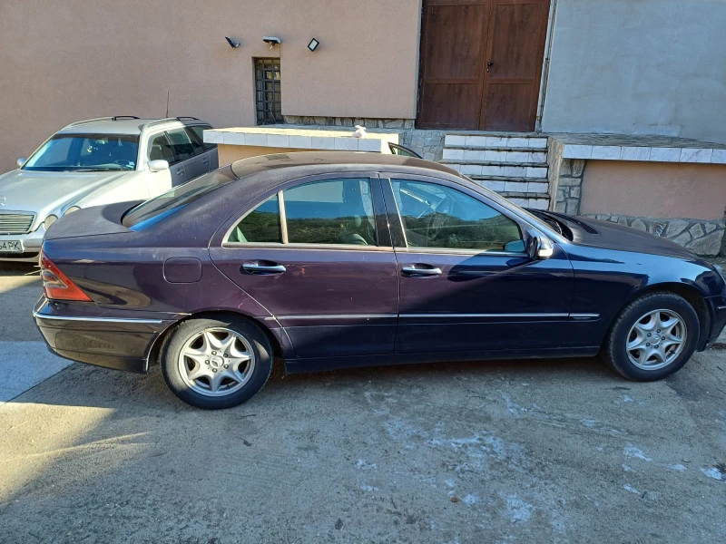 Mercedes-Benz C 220, снимка 3 - Автомобили и джипове - 48508865