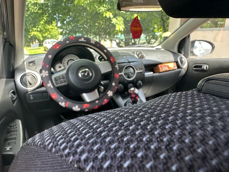 Mazda 2, снимка 4 - Автомобили и джипове - 48510387