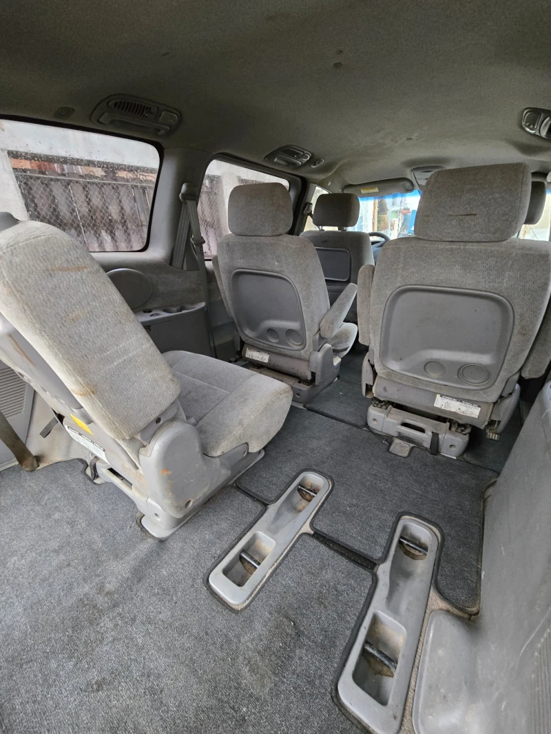 Kia Carnival, снимка 9 - Автомобили и джипове - 48714038