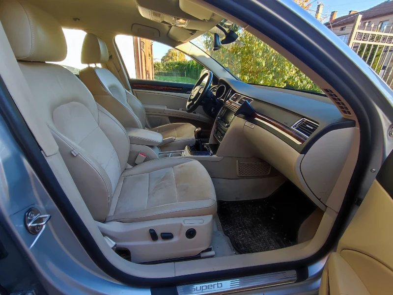 Skoda Superb, снимка 3 - Автомобили и джипове - 52632412