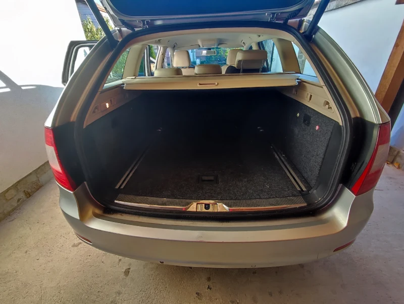 Skoda Superb, снимка 14 - Автомобили и джипове - 52632412