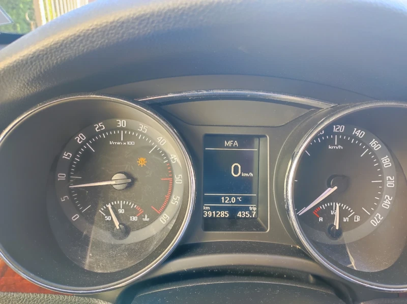 Skoda Superb, снимка 8 - Автомобили и джипове - 52632412