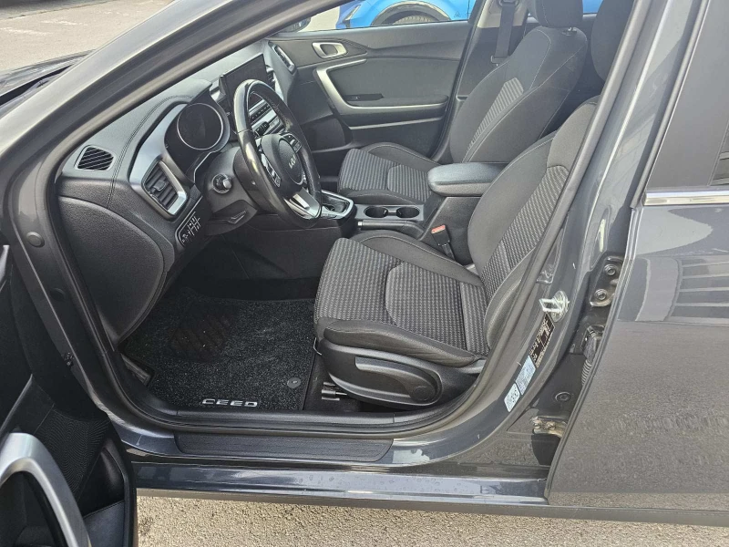 Kia Ceed 1.5 TGDI 160 hp TCe, снимка 12 - Автомобили и джипове - 52244000