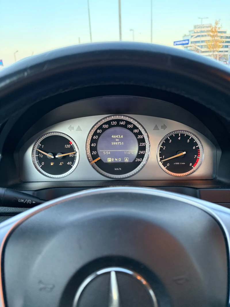 Mercedes-Benz C 350, снимка 14 - Автомобили и джипове - 52485355