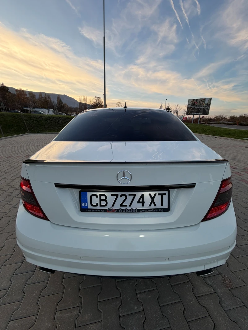 Mercedes-Benz C 350, снимка 4 - Автомобили и джипове - 52485355
