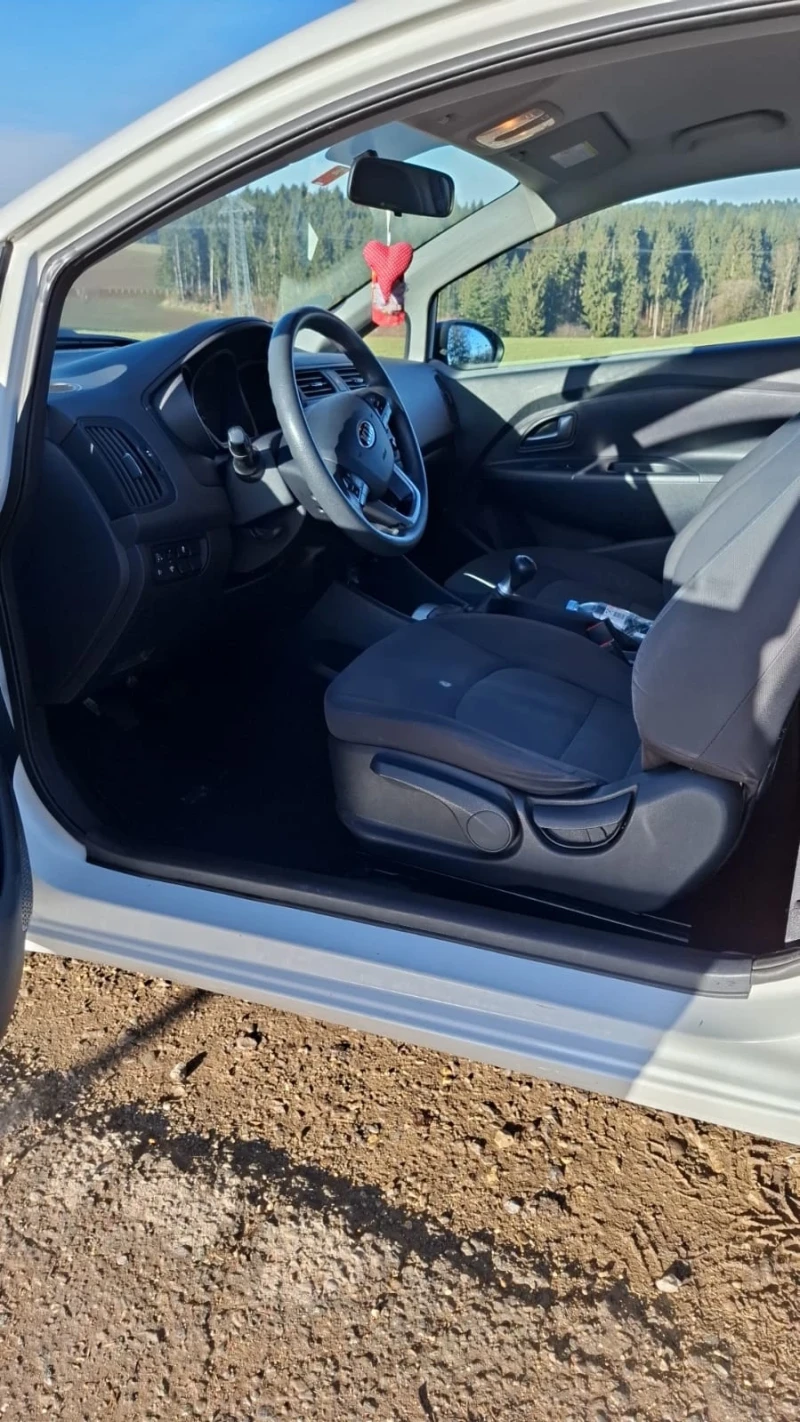Kia Rio, снимка 4 - Автомобили и джипове - 52630315