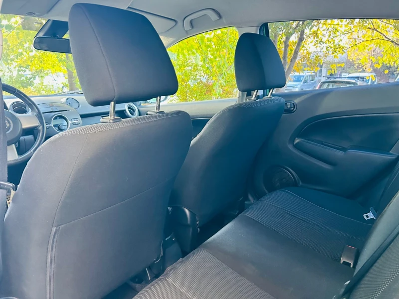 Mazda 2 1.4 D, снимка 12 - Автомобили и джипове - 52921702