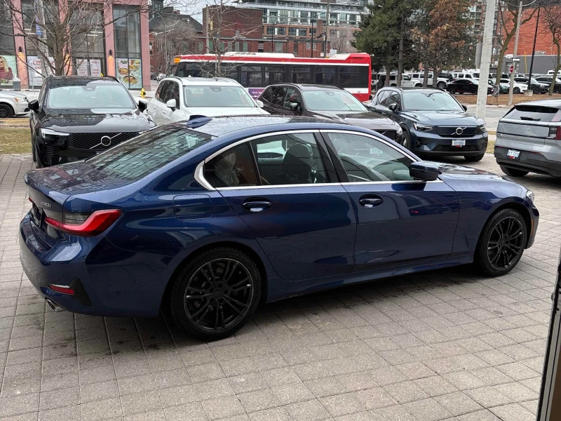 BMW 330 ИЗРЯДНО ПОДДЪРЖАНА * * ЧИСТА ИСТОРИЯ * * CARFAX, снимка 3 - Автомобили и джипове - 53196427