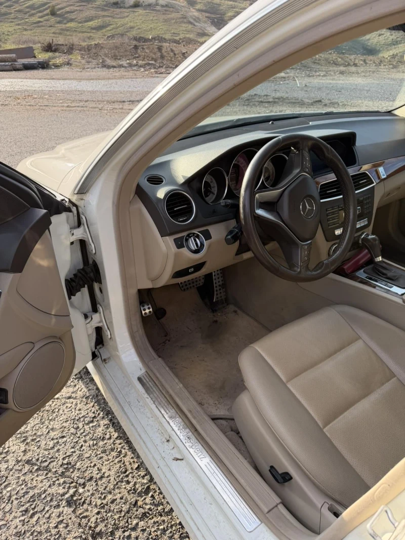 Mercedes-Benz C 300 AMG, снимка 8 - Автомобили и джипове - 53585415
