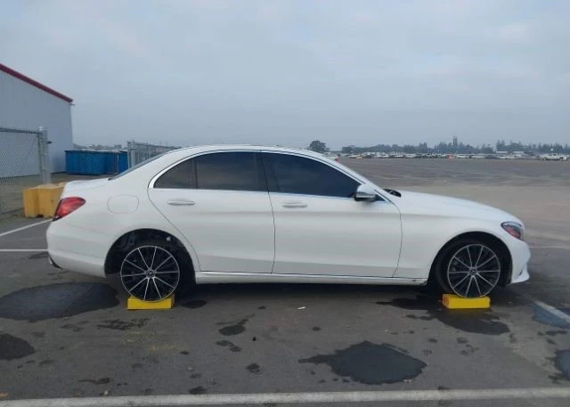 Mercedes-Benz C 300, снимка 7 - Автомобили и джипове - 48821230