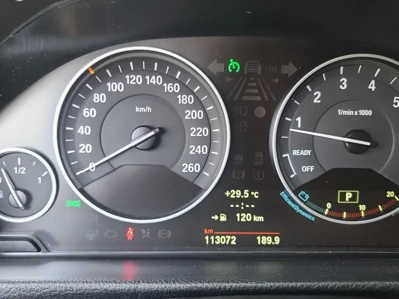BMW 320 i, снимка 8 - Автомобили и джипове - 55142556