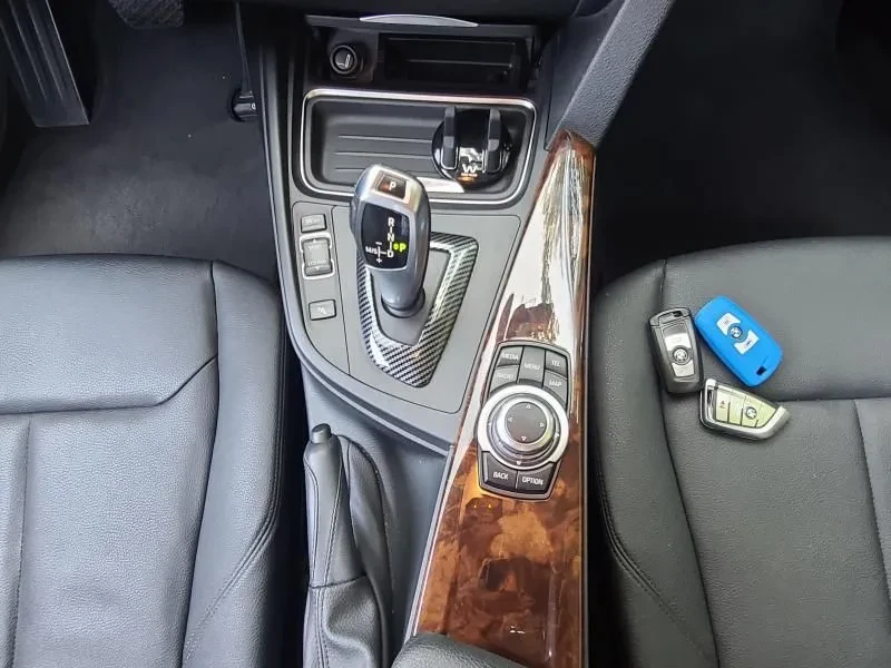 BMW 320 i, снимка 9 - Автомобили и джипове - 55142556