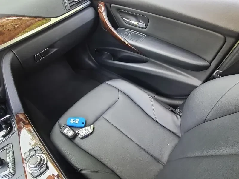 BMW 320 i, снимка 15 - Автомобили и джипове - 55142556
