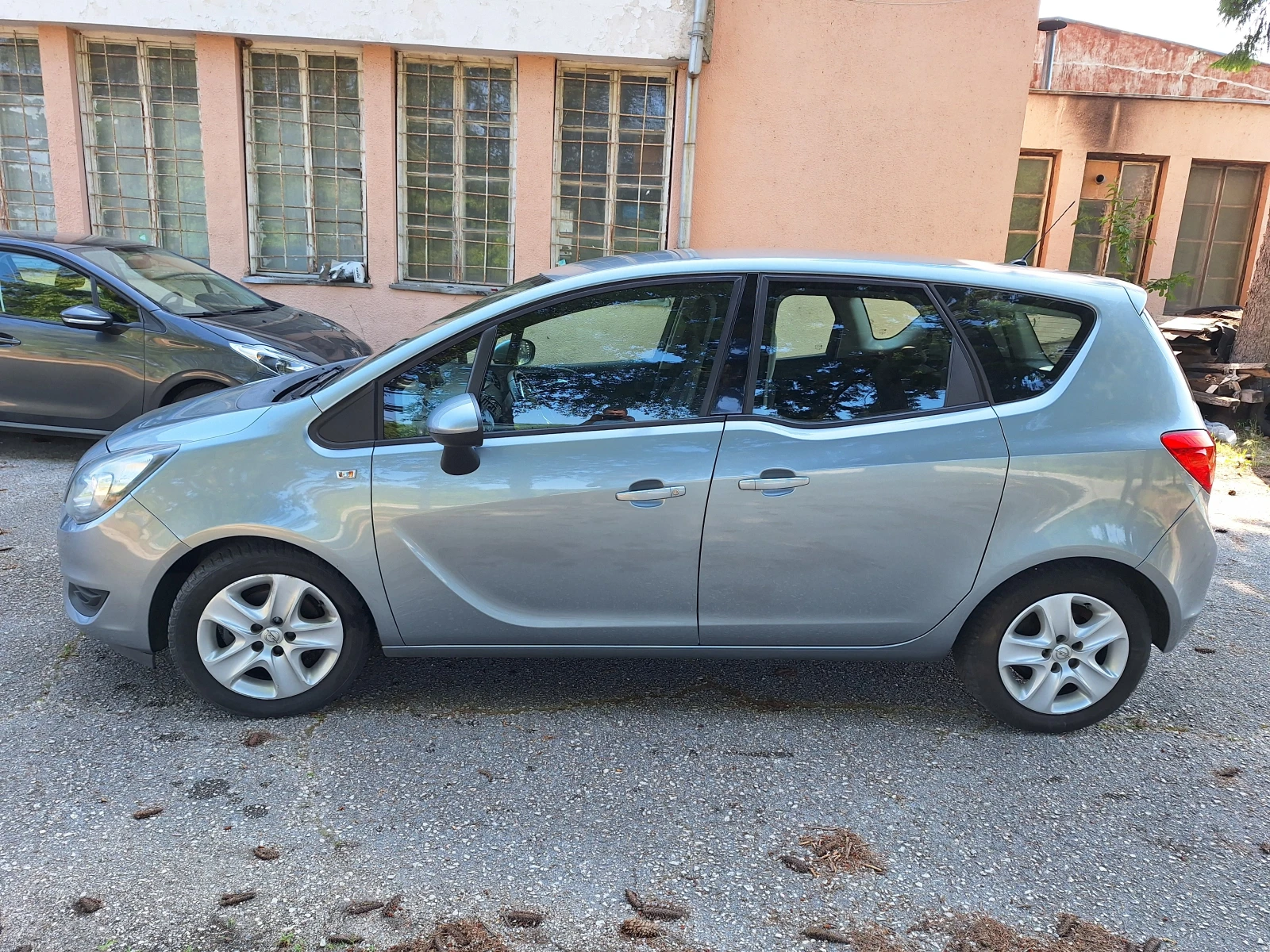 Opel Meriva 1, 4i* ГАЗ* НАВИ* КЛИМА - изображение 2