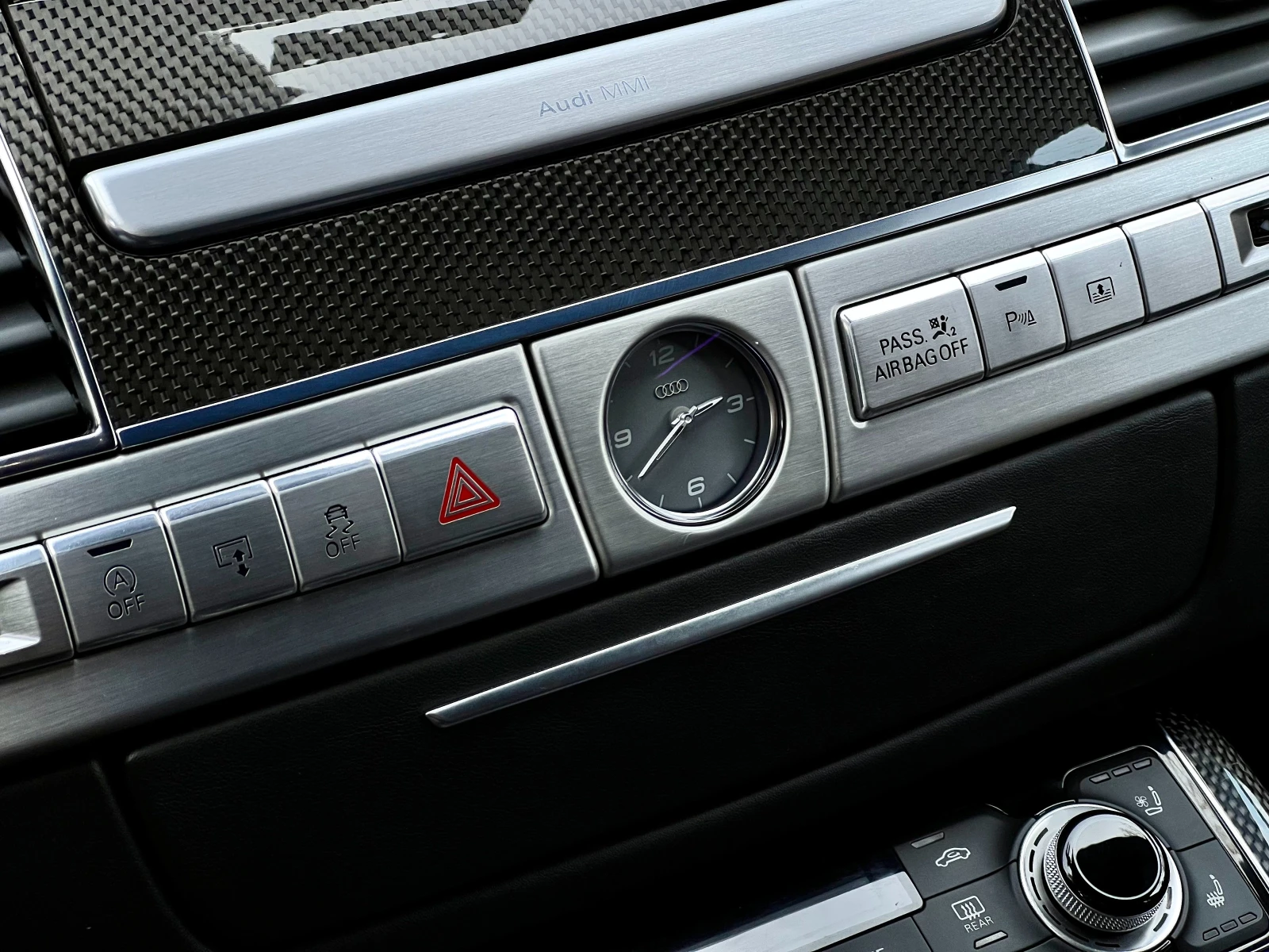 Audi S8 4.0TFSI/INDIVIDUAL/1от1/B&O/HUD/Solar/Vacuum/Печка - изображение 4
