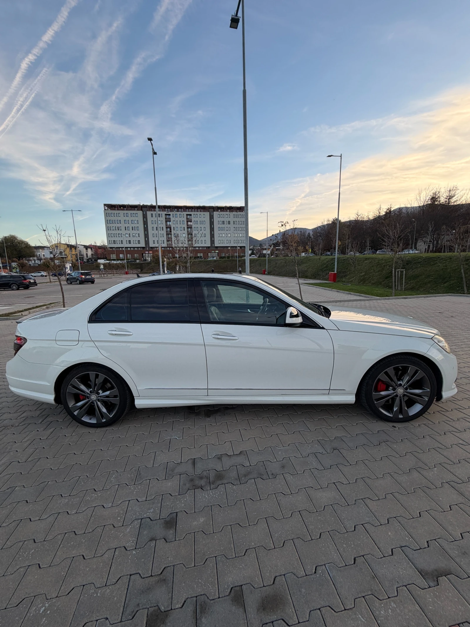 Mercedes-Benz C 350  - изображение 3