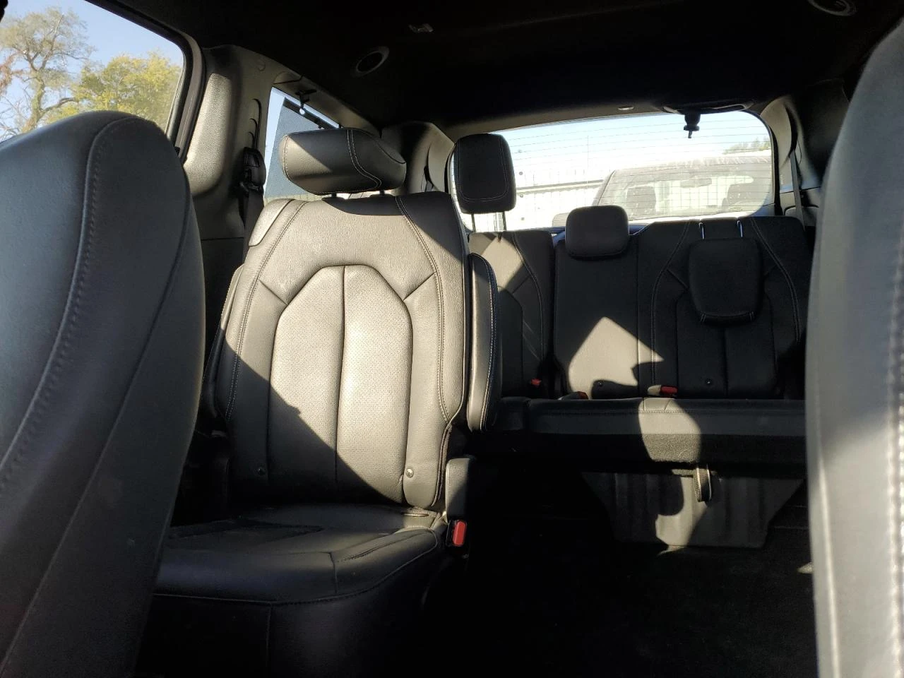 Chrysler Pacifica TOURING L - изображение 10