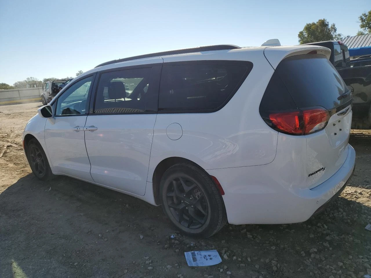 Chrysler Pacifica TOURING L - изображение 4
