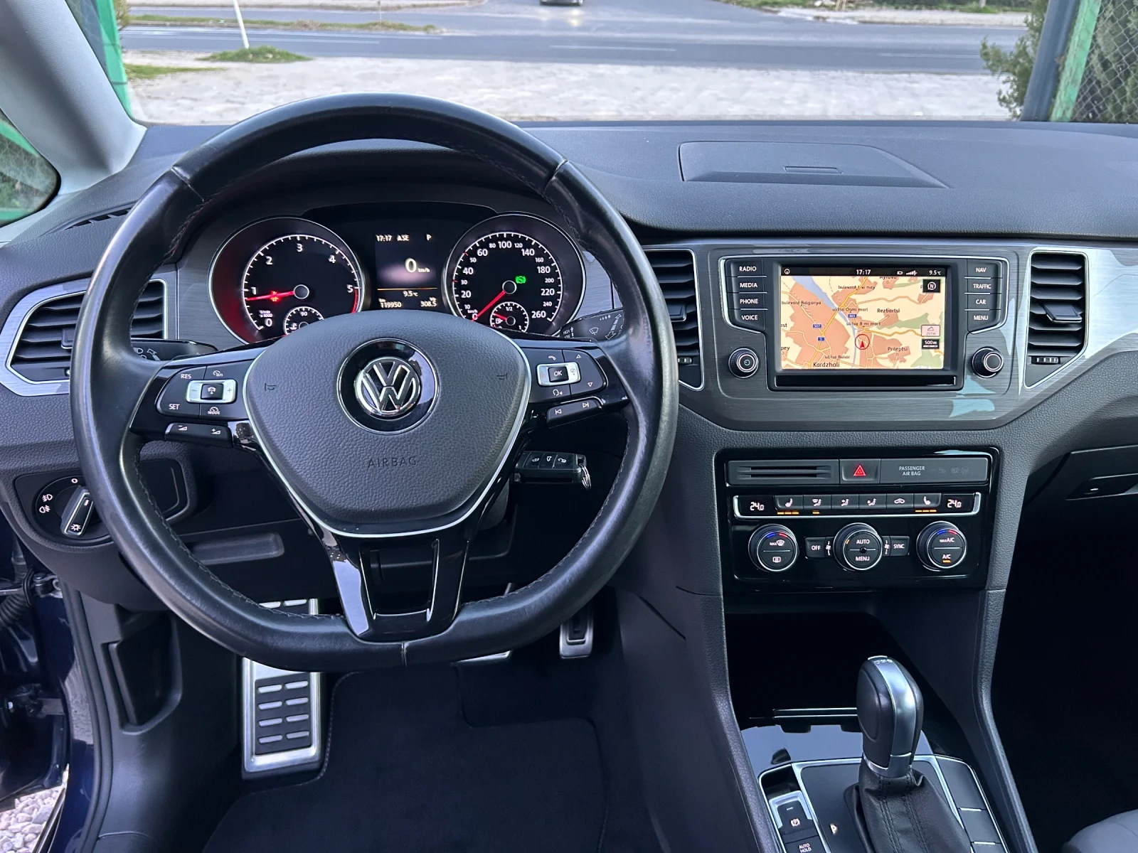 VW Sportsvan 2.0 TDI DSG, снимка 7 - Автомобили и джипове - 53786234