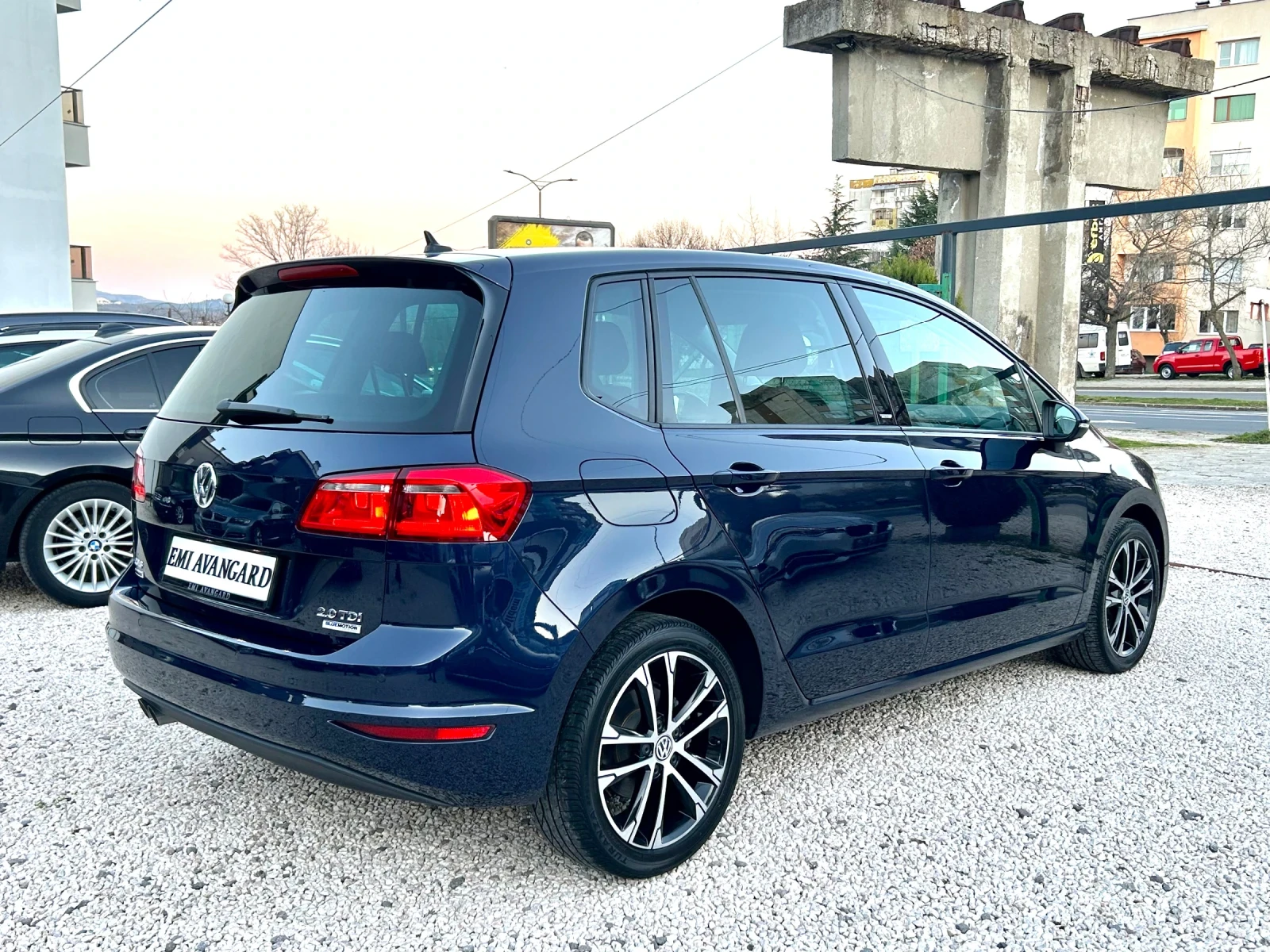 VW Sportsvan 2.0 TDI DSG, снимка 6 - Автомобили и джипове - 53786234