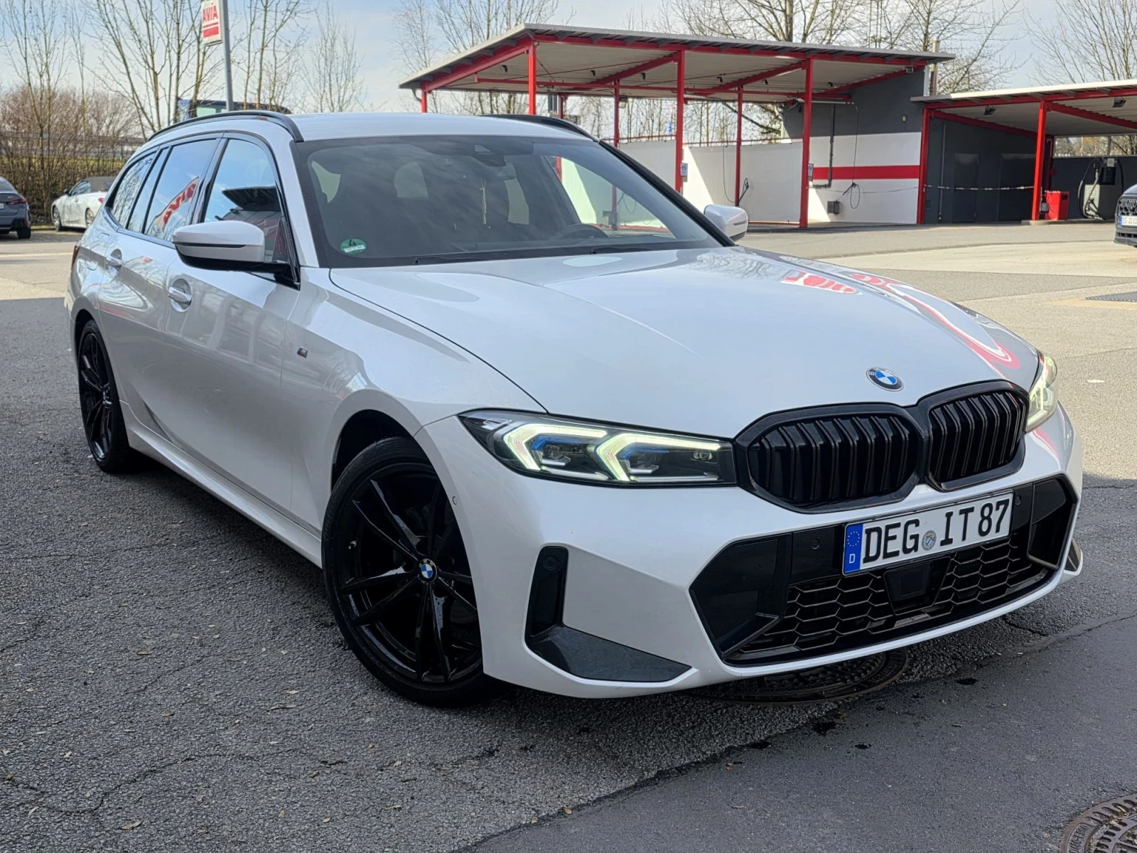 BMW 320 X Drive Facelift M пакет. Пълна сервизна история.