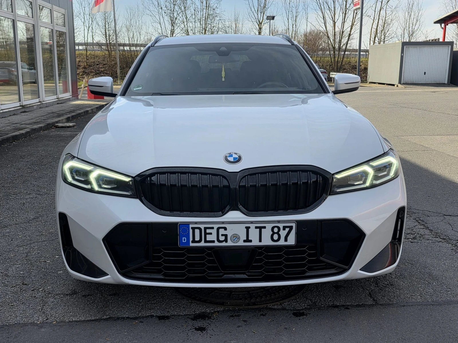 BMW 320 X Drive Facelift M пакет. Пълна сервизна история., снимка 2 - Автомобили и джипове - 53909331