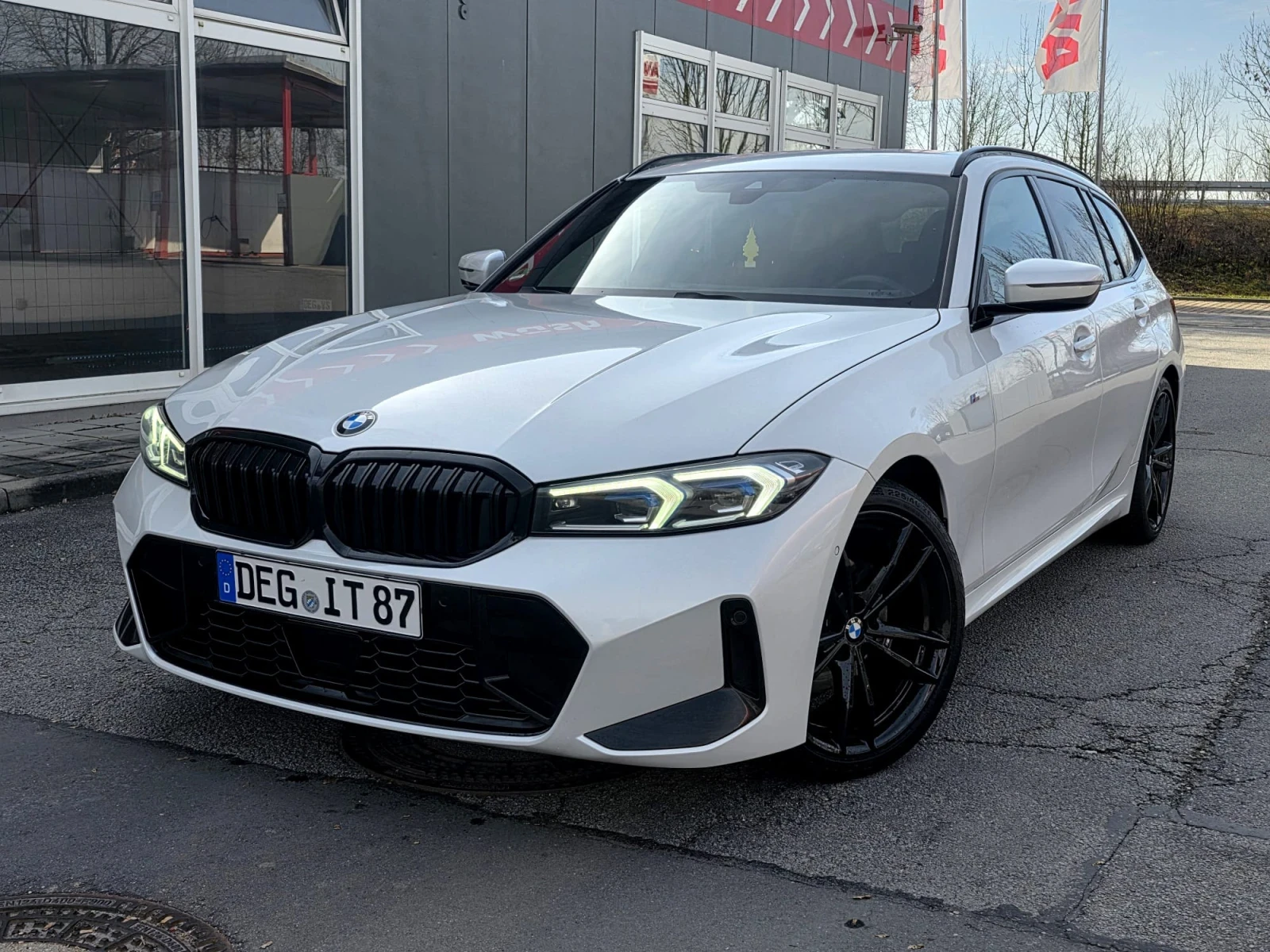 BMW 320 X Drive Facelift M пакет. Пълна сервизна история., снимка 7 - Автомобили и джипове - 53909331