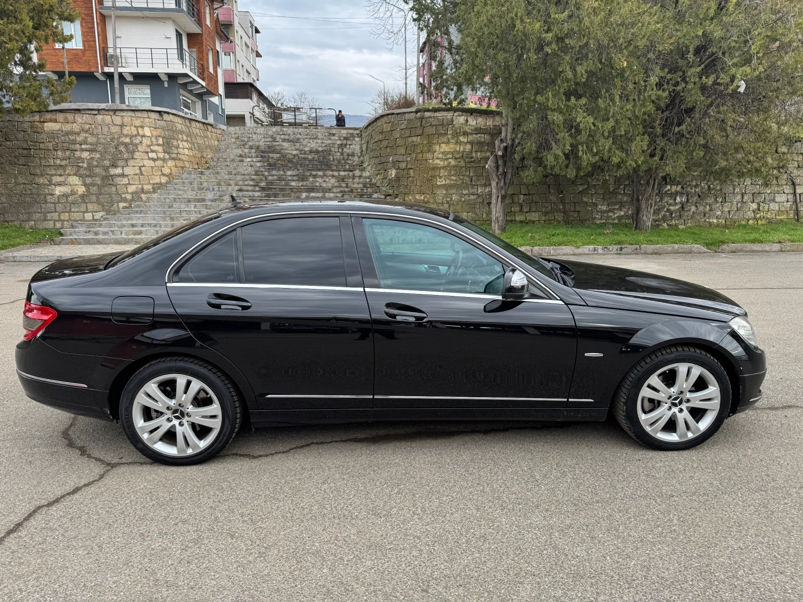 Mercedes-Benz C 220, снимка 8 - Автомобили и джипове - 54041010