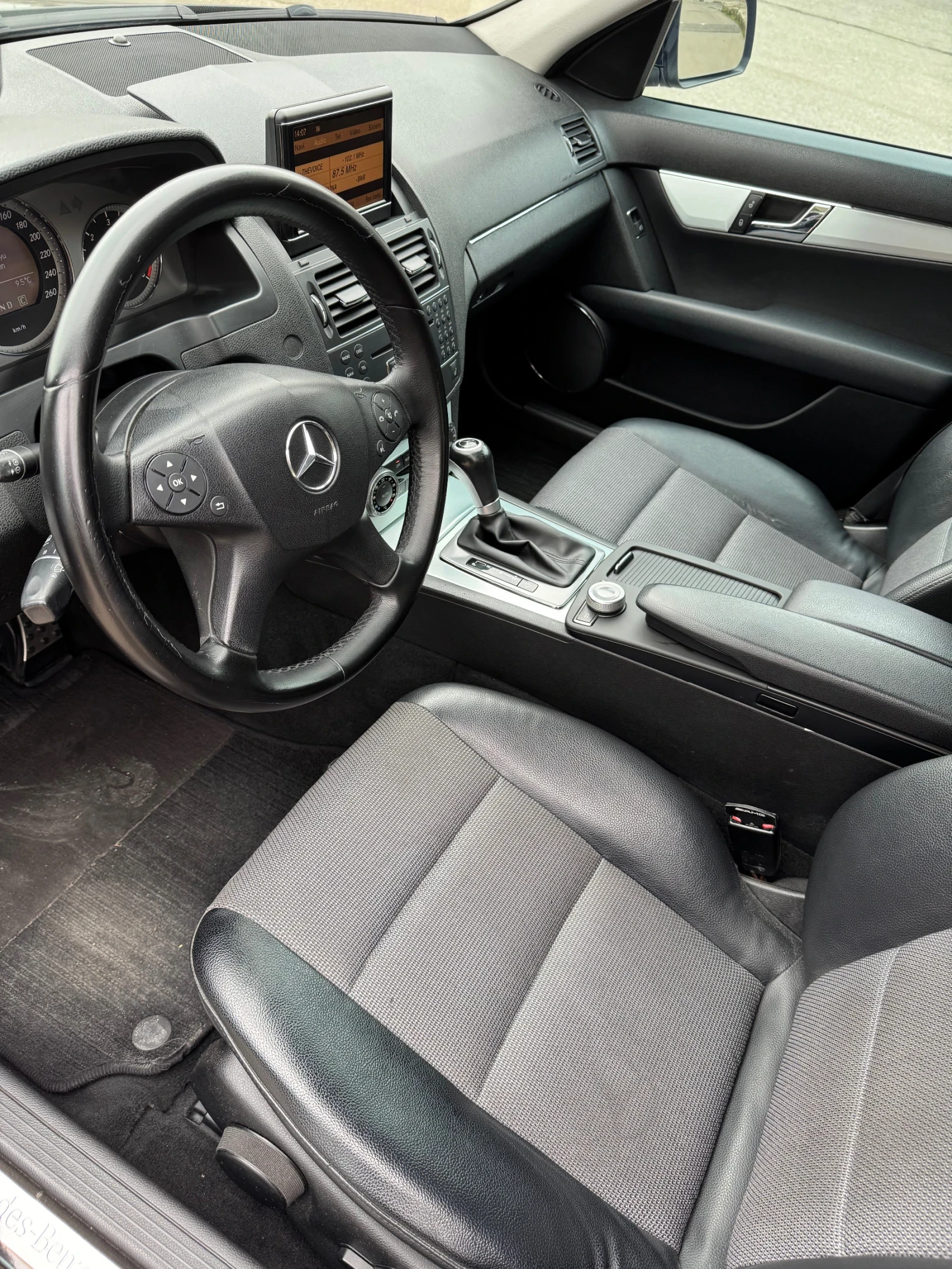 Mercedes-Benz C 220, снимка 13 - Автомобили и джипове - 54041010