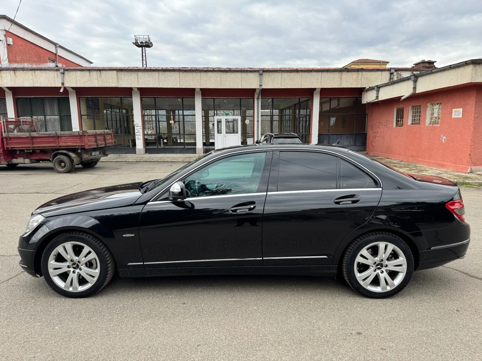 Mercedes-Benz C 220, снимка 9 - Автомобили и джипове - 54041010