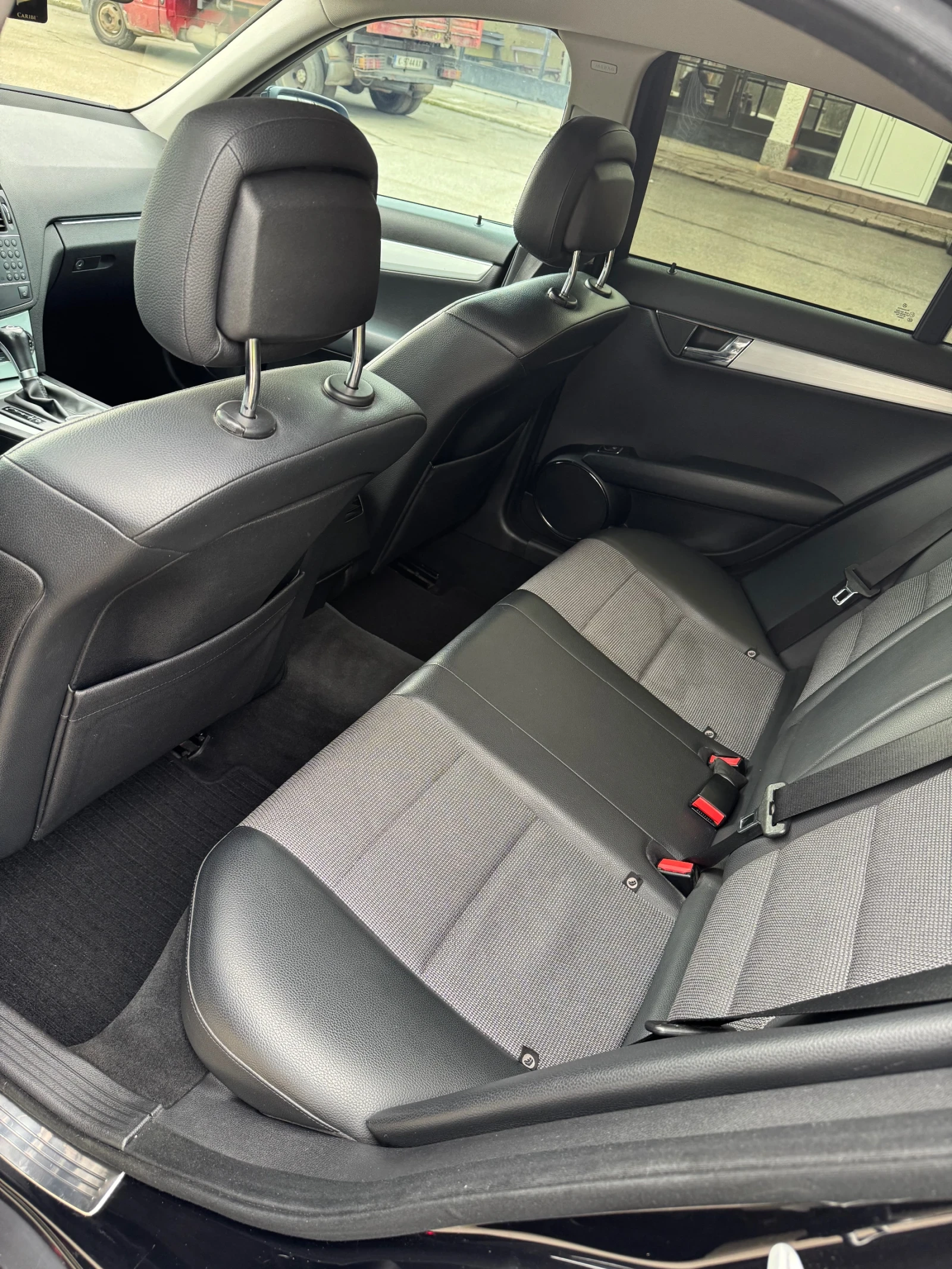 Mercedes-Benz C 220, снимка 10 - Автомобили и джипове - 54041010