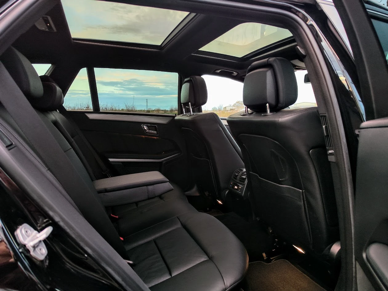 Mercedes-Benz E 350 * AMG* 4-MATIC* AVANTGARDE* PANORAMA* FULL, снимка 13 - Автомобили и джипове - 54084184