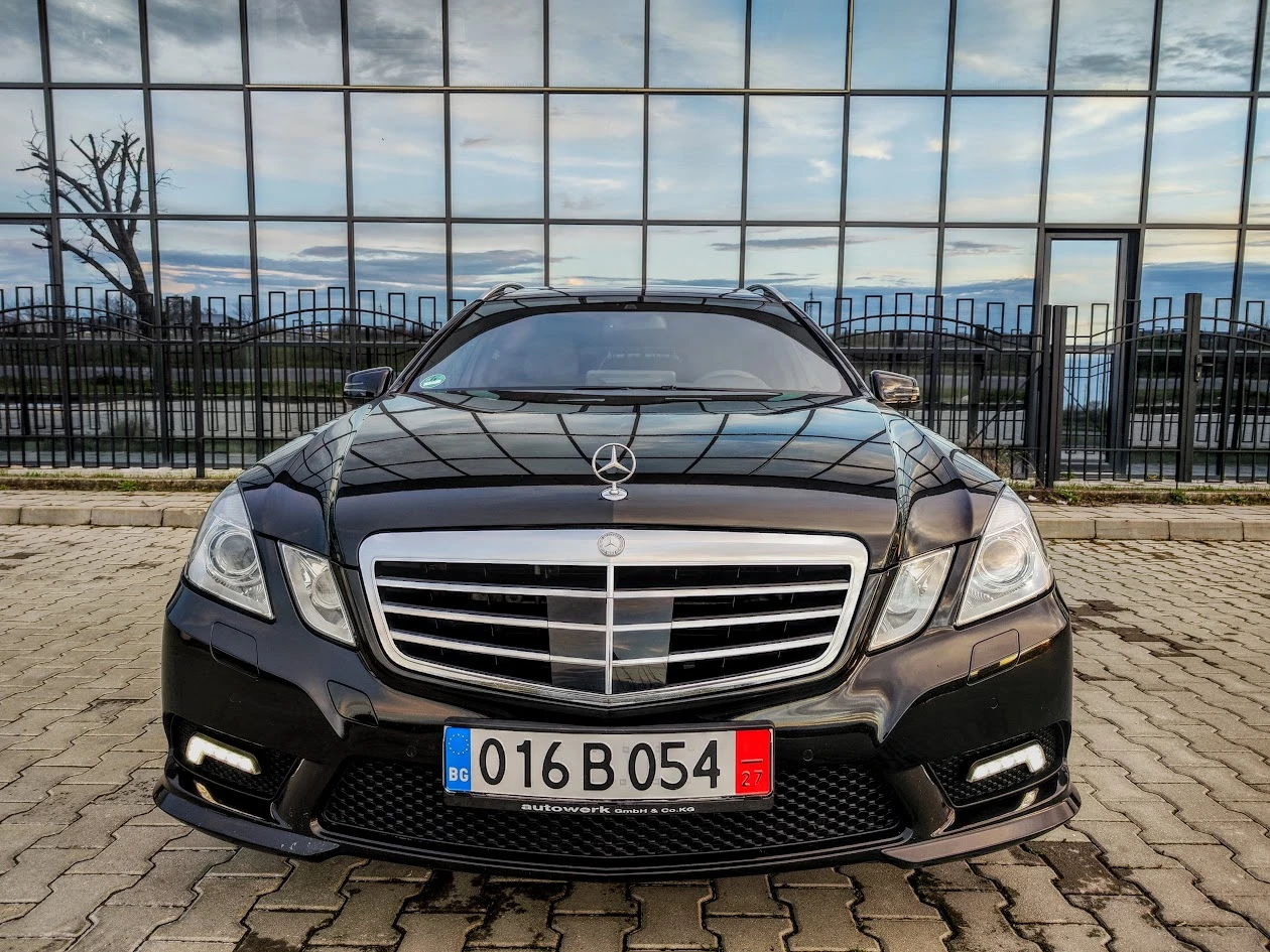 Mercedes-Benz E 350 * AMG* 4-MATIC* AVANTGARDE* PANORAMA* FULL, снимка 5 - Автомобили и джипове - 54084184