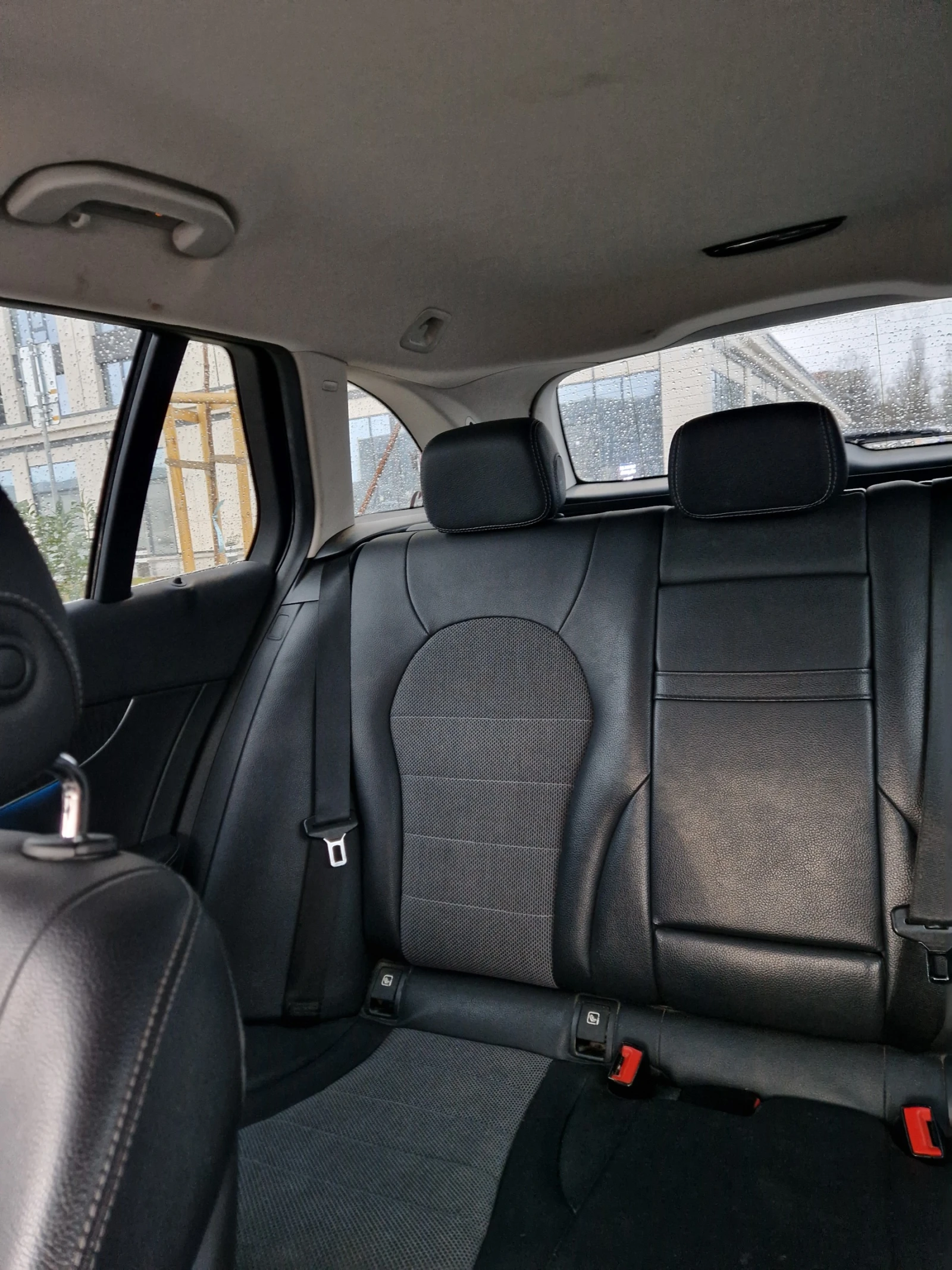 Mercedes-Benz C 220 C63 AMG 4MATIC+ , снимка 11 - Автомобили и джипове - 54093453