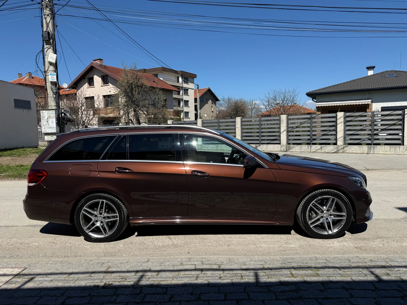 Mercedes-Benz E 350 FACELIFT-AMG-PAKET-3.5D-4X4-FULL-ШВЕЙЦАРИЯ, снимка 4 - Автомобили и джипове - 54113191