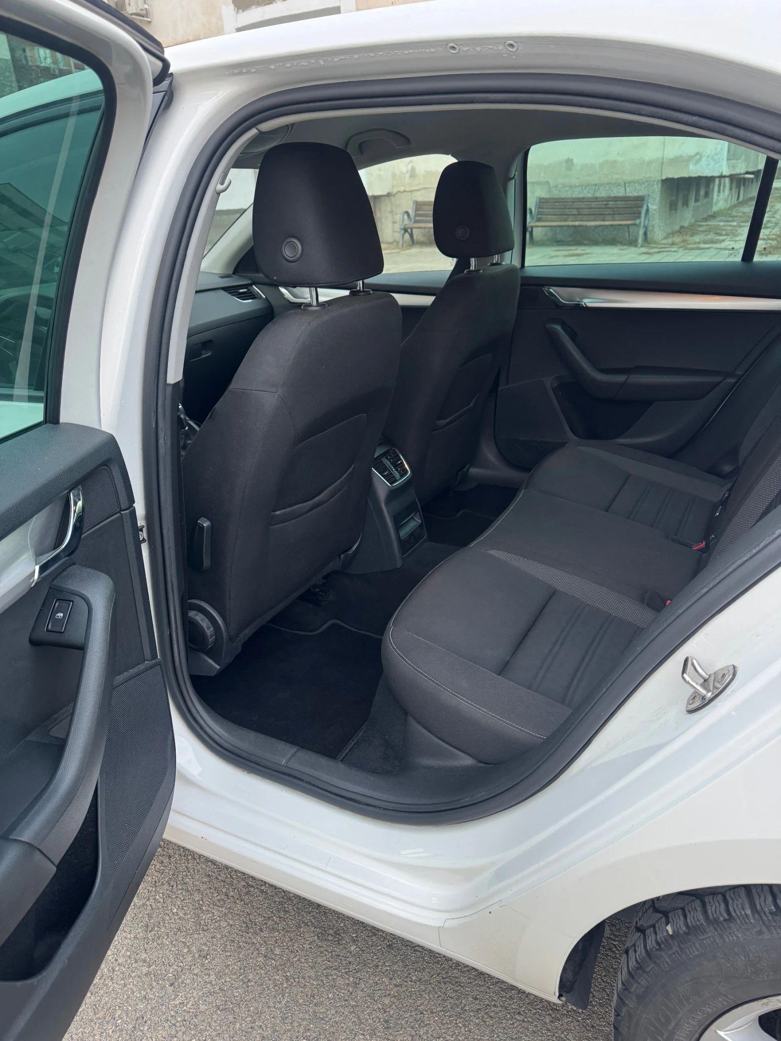 Skoda Octavia DSG автоматик Diesel 150hp 2018г., снимка 10 - Автомобили и джипове - 54231107