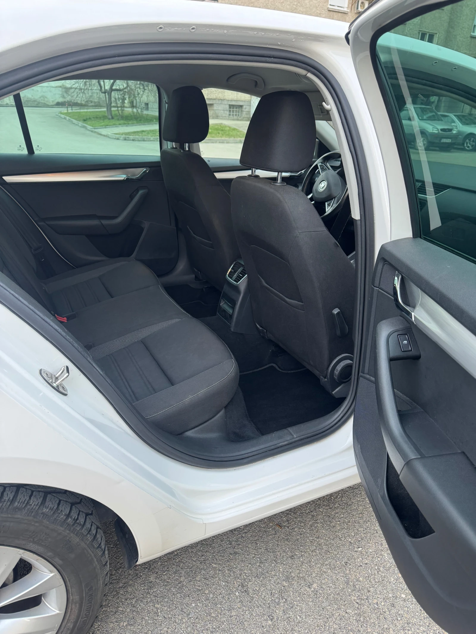 Skoda Octavia DSG автоматик Diesel 150hp 2018г., снимка 9 - Автомобили и джипове - 54231107