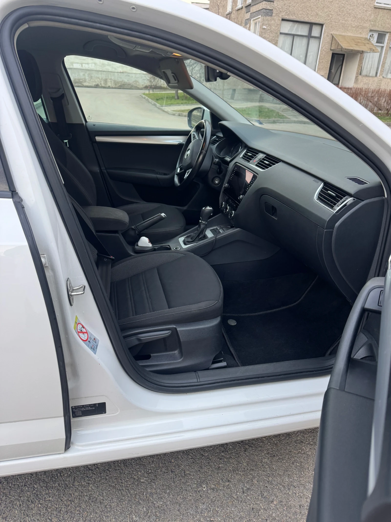 Skoda Octavia DSG автоматик Diesel 150hp 2018г., снимка 11 - Автомобили и джипове - 54231107