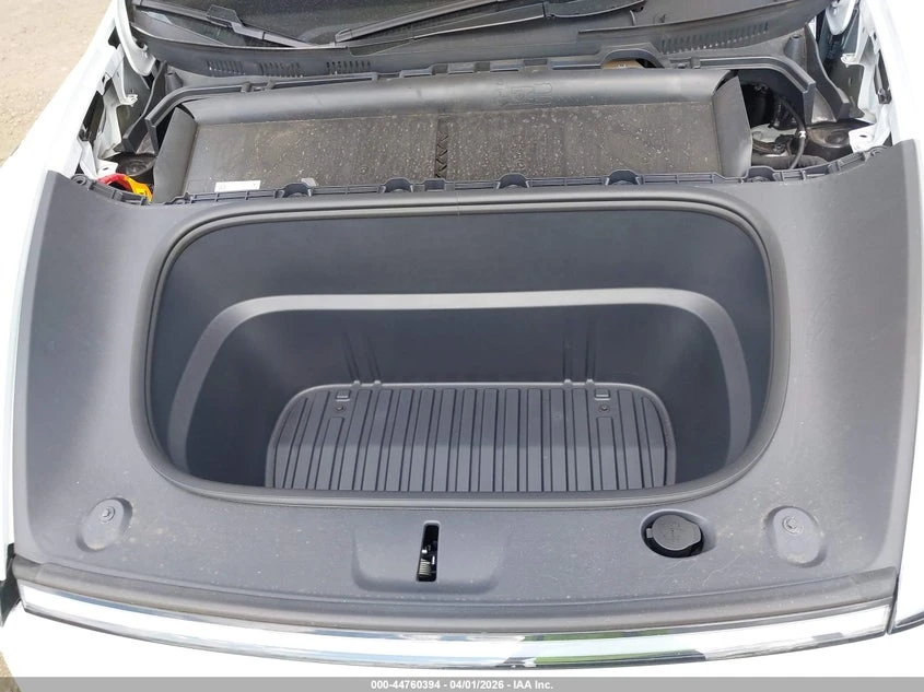 Tesla Model Y Long Range Launch Series AWD, снимка 10 - Автомобили и джипове - 54241021