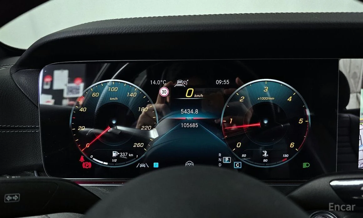 Mercedes-Benz E 220, снимка 8 - Автомобили и джипове - 54392487