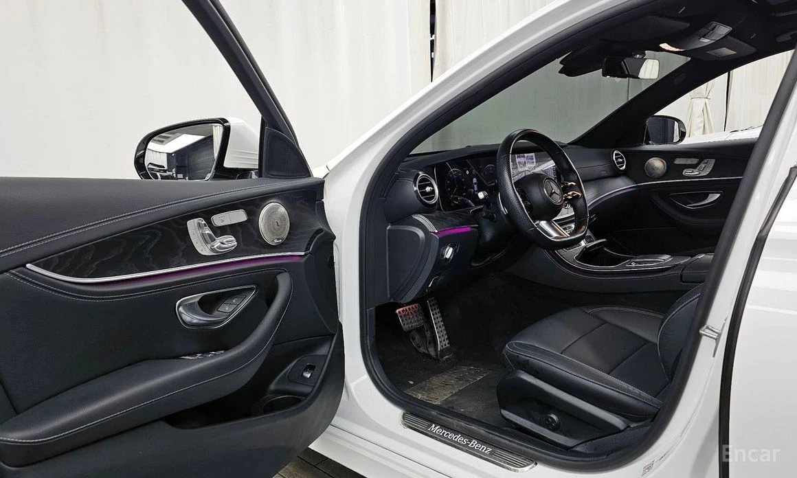 Mercedes-Benz E 220, снимка 10 - Автомобили и джипове - 54392487