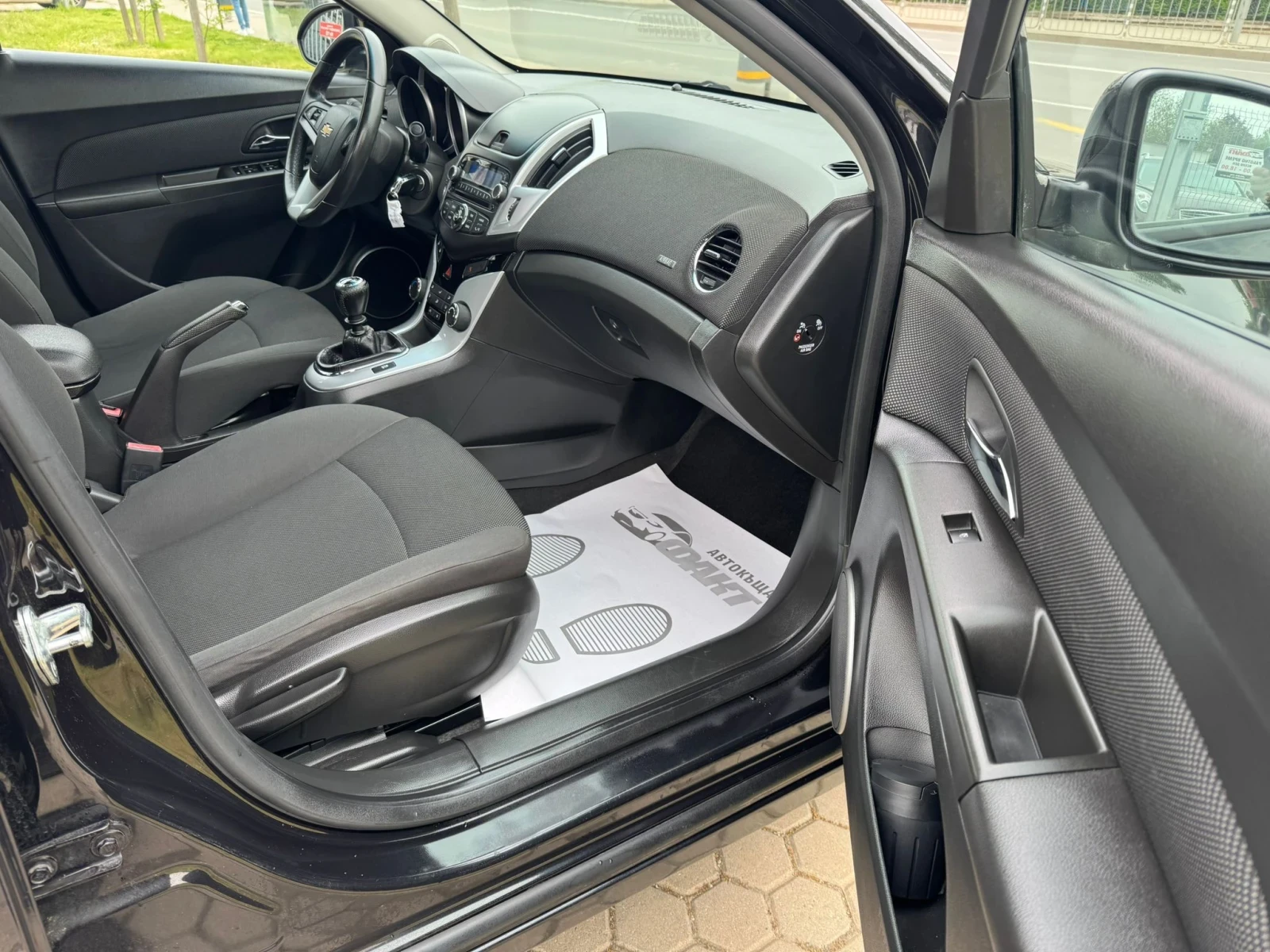 Chevrolet Cruze 1.8i/ГАЗ, снимка 13 - Автомобили и джипове - 54463934