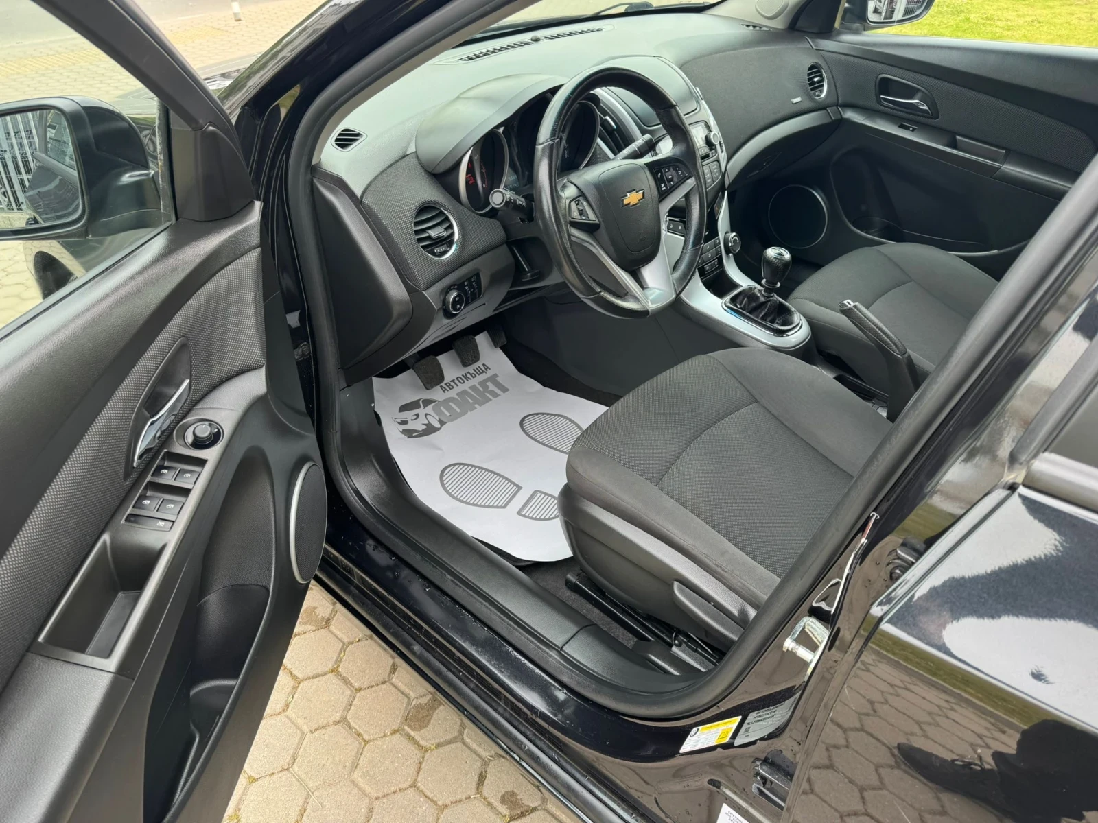 Chevrolet Cruze 1.8i/ГАЗ, снимка 9 - Автомобили и джипове - 54463934