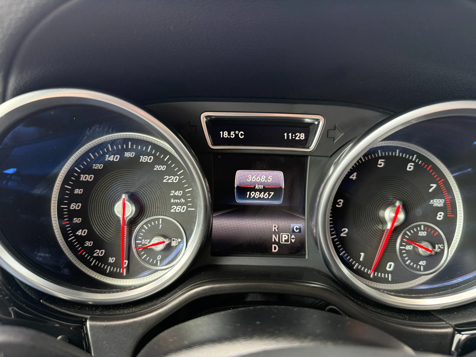 Mercedes-Benz GLS 450 6 МЕСЕЦА ГАРАНЦИЯ/AMG Pack 367к.с. 7 Местен, снимка 12 - Автомобили и джипове - 54779546