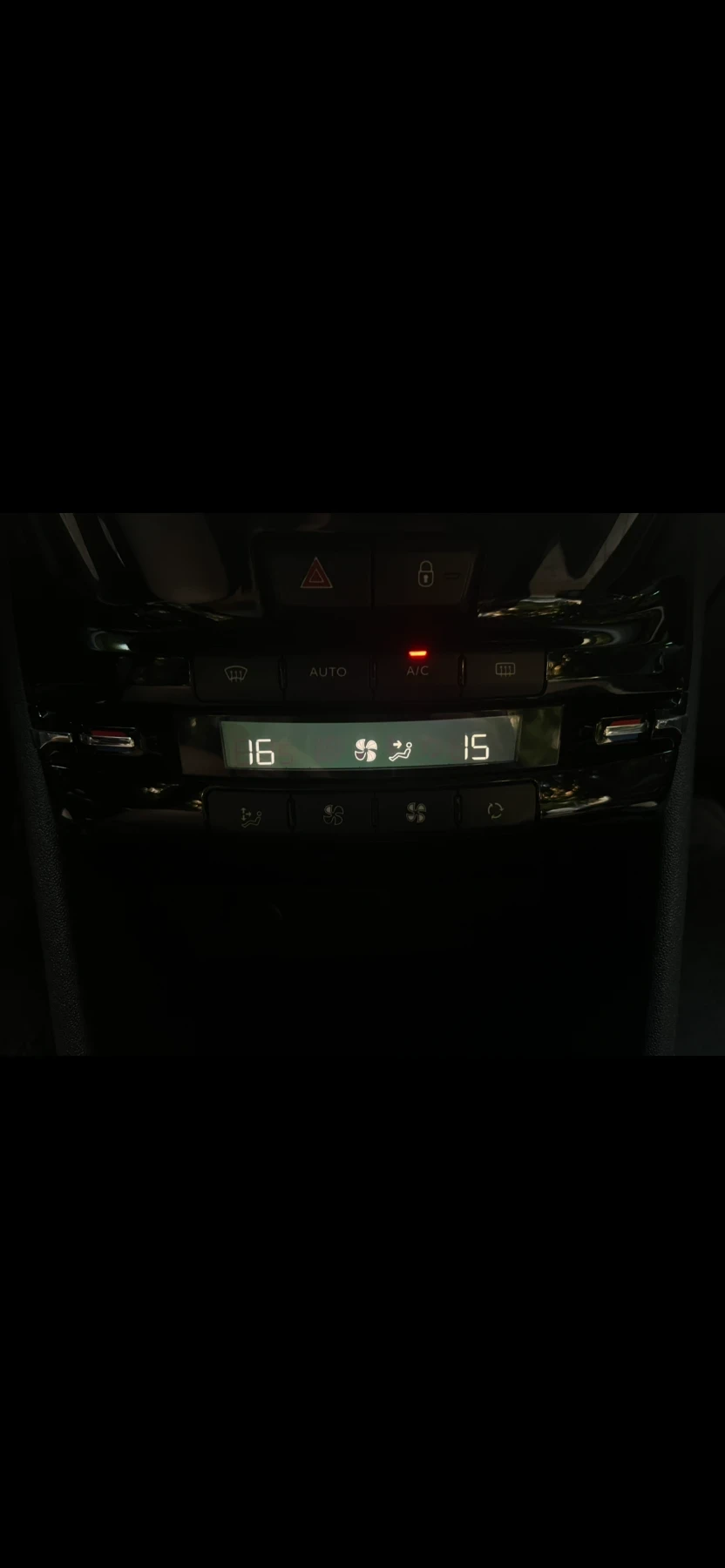 Peugeot 208, снимка 13 - Автомобили и джипове - 55444108