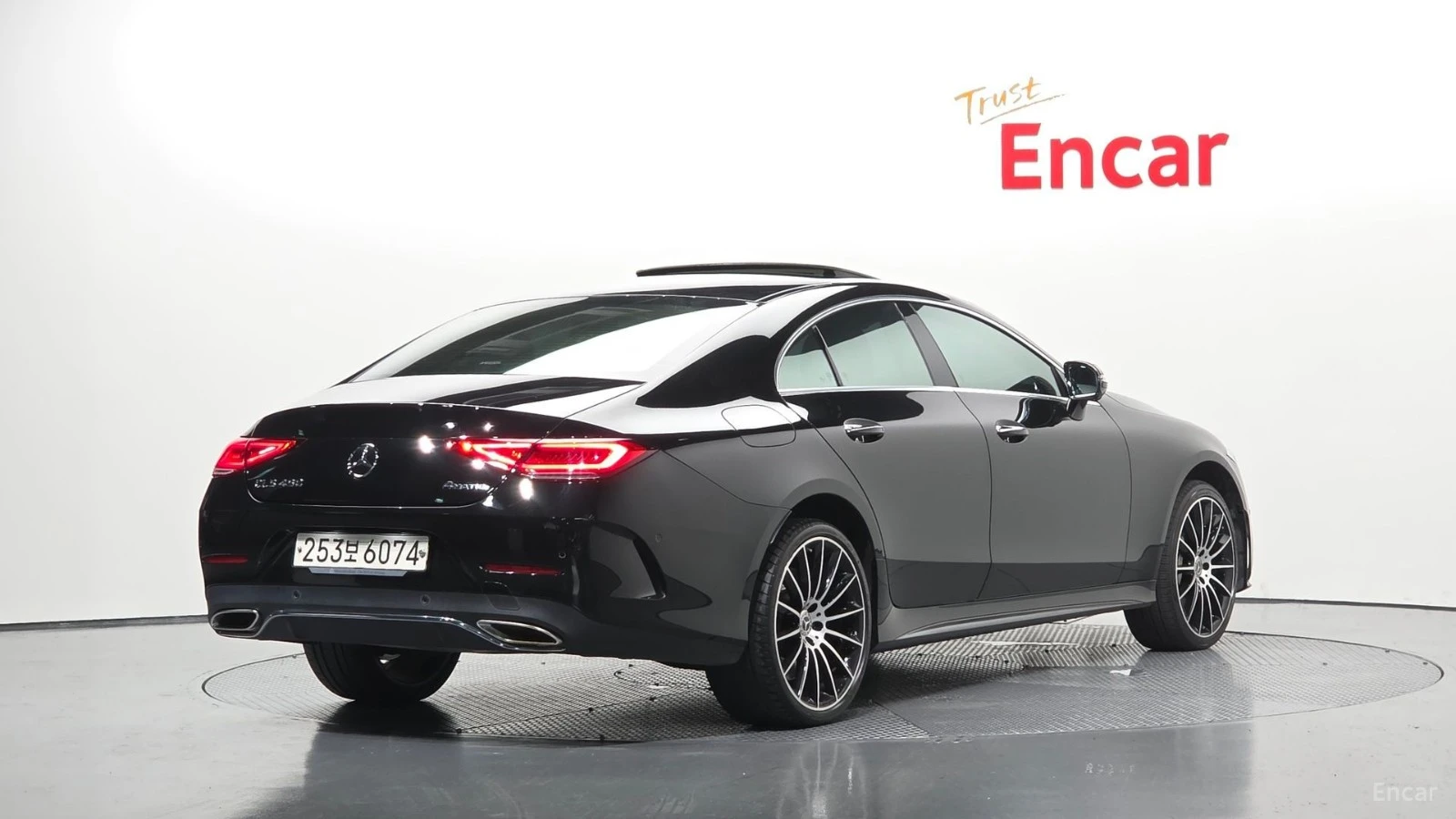 Mercedes-Benz CLS 450 AMG* 4MATIC* ПОДГРЕВ* ОБДУХВАНЕ* ПАНО* 360* HUD* , снимка 2 - Автомобили и джипове - 55674165