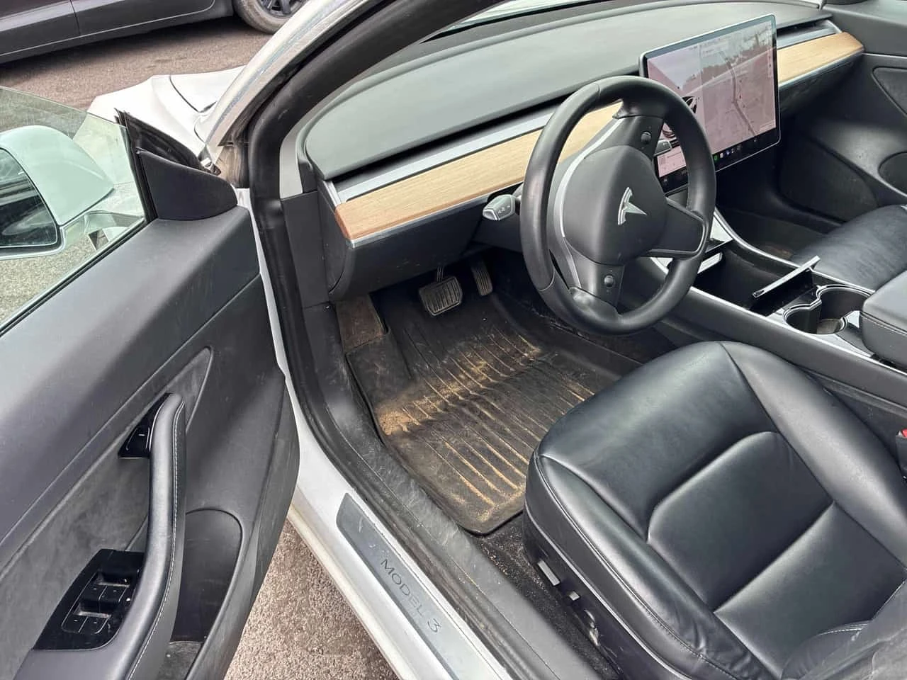 Tesla Model 3 * Standard Range Plus * CARFAX * АВТОКРЕДИТ* , снимка 5 - Автомобили и джипове - 56182538