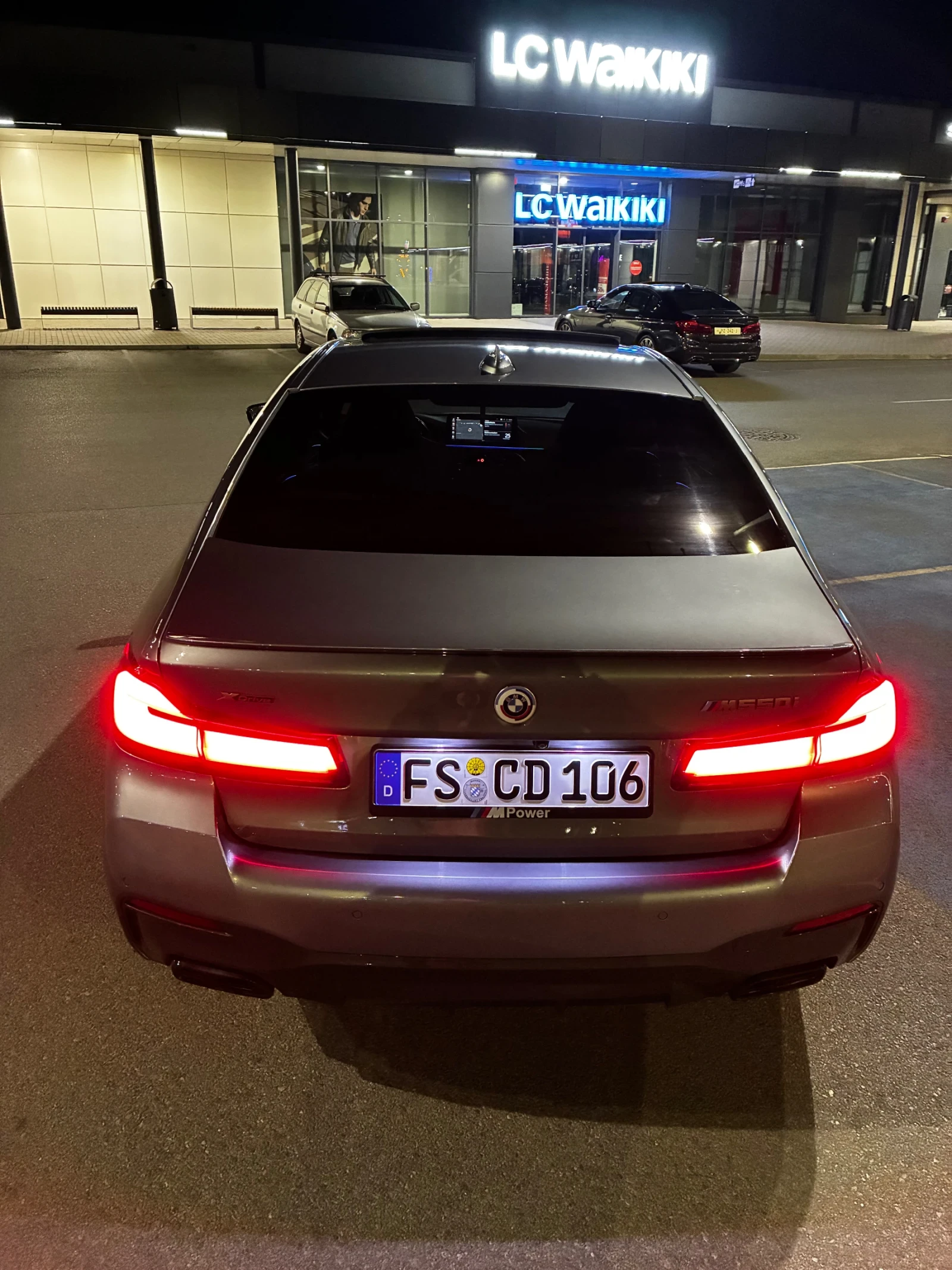 BMW 550 Harman Kardon, Head-Up Display 360  Kamera M Sport, снимка 6 - Автомобили и джипове - 56225916